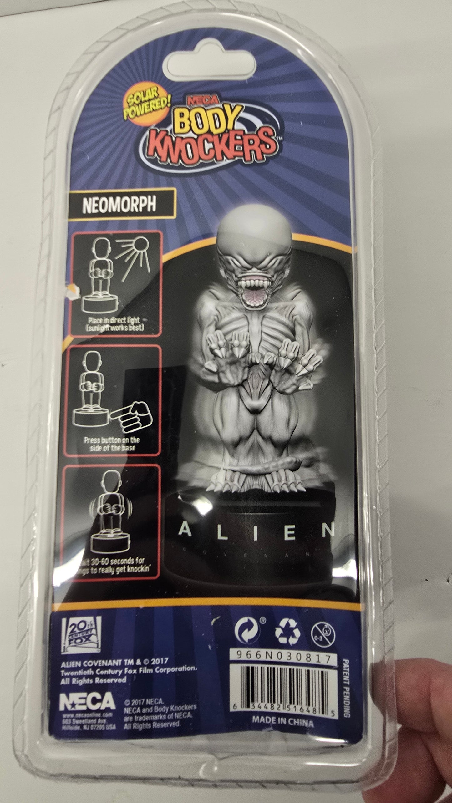 Alien: Covenant – Head/Body Knocker Figure by NECA